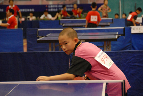 全国小学生乒乓球赛东丽开幕 传统赛事成为巨星摇篮