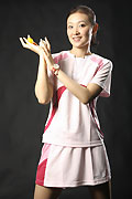 国际乒联推广裙装把时尚性感还给乒乓女孩(图)
